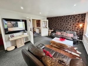 Lounge- click for photo gallery